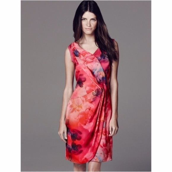 Simply Vera Vera Wang Dresses & Skirts - Simply Vera Wang Red Printed Sheath Dress